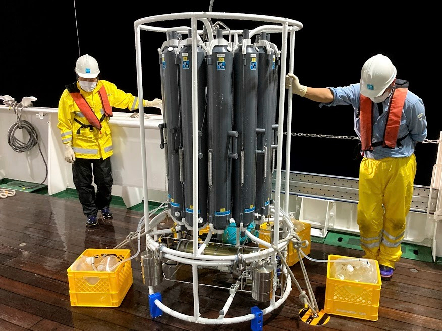 CTD採水の光景写真
